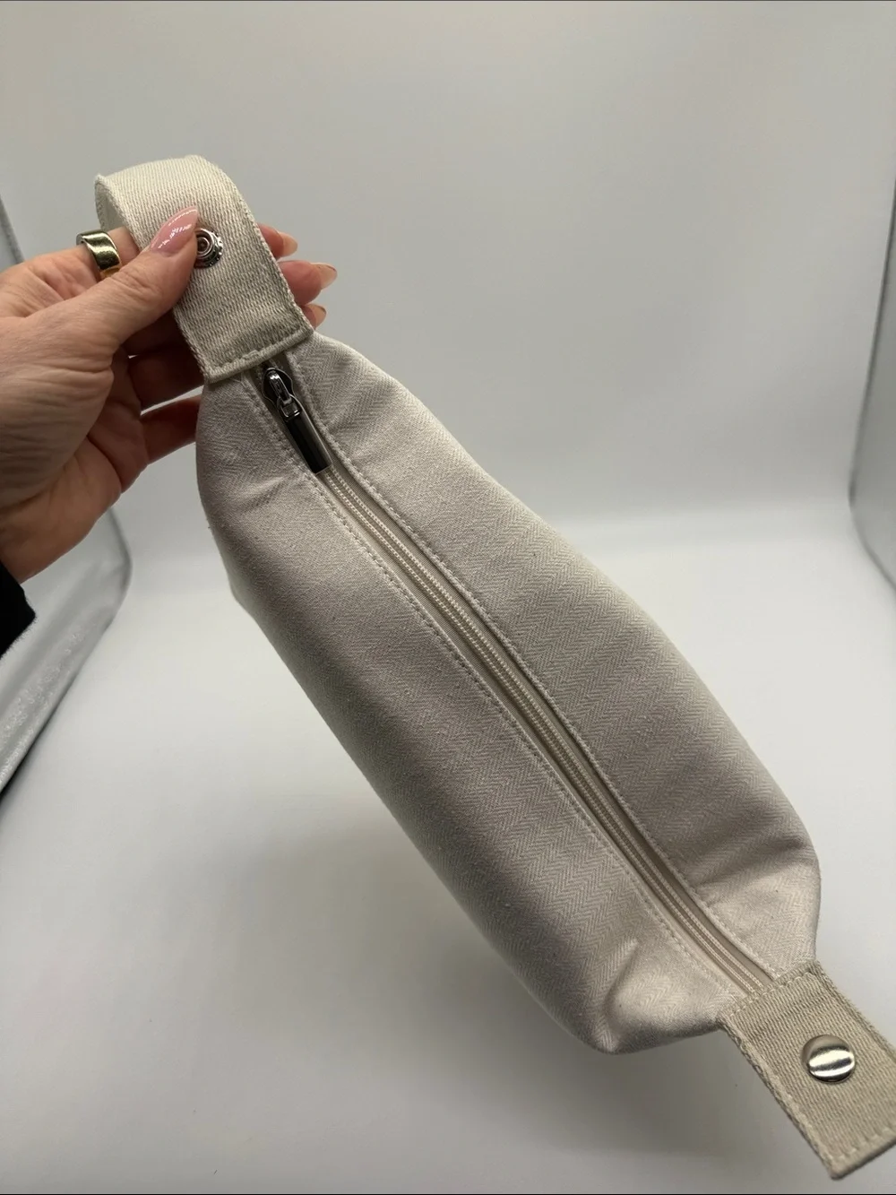 Cymbiotika Off White Herringbone Canvas Toiletry Cosmetic Travel Bag NWOT